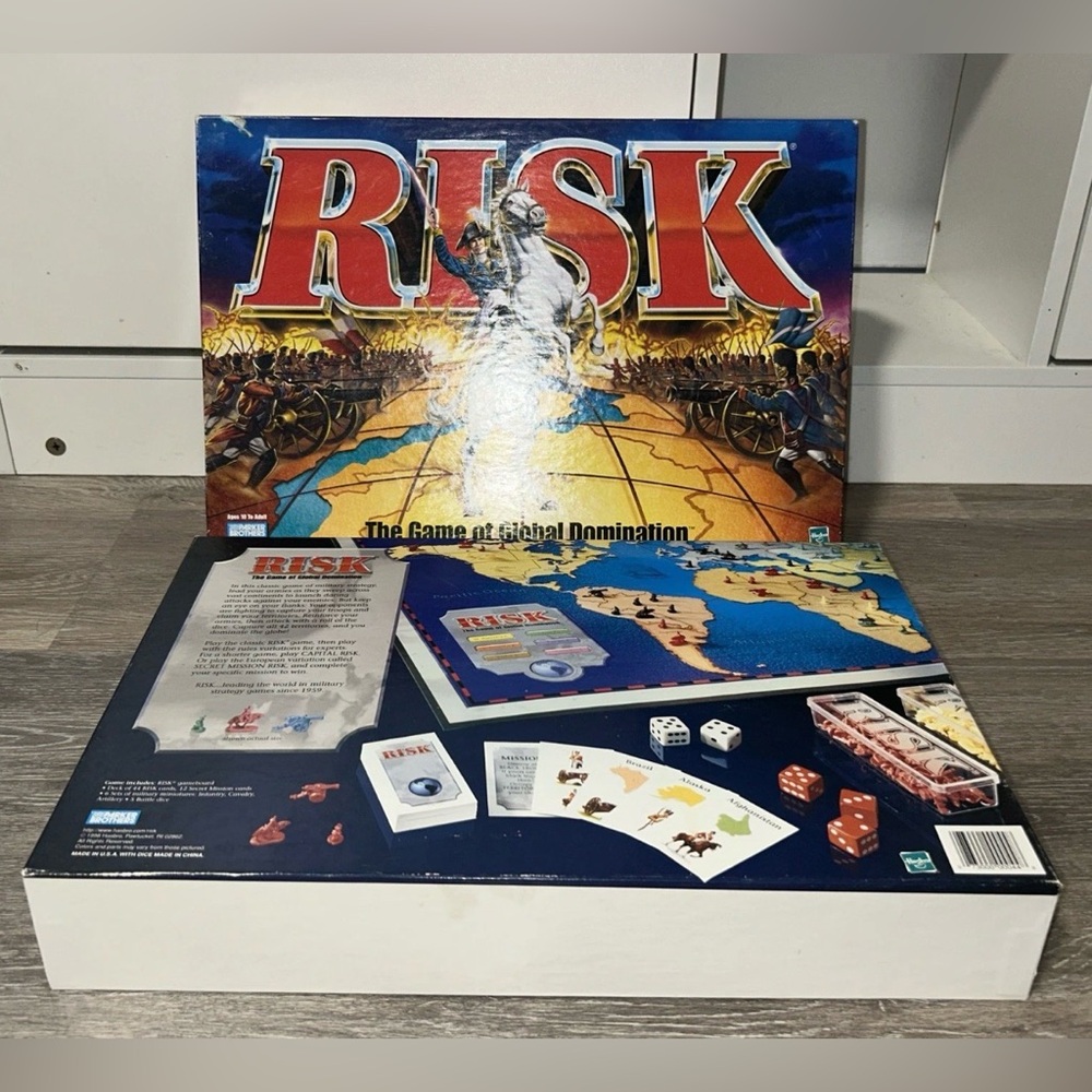 1998 Risk Board Game by Parker Brothers Complete in Very Good Condition!!